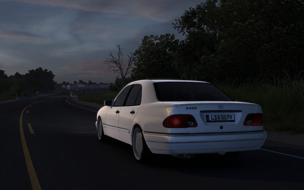 Mercedes Benz W210 E Class4